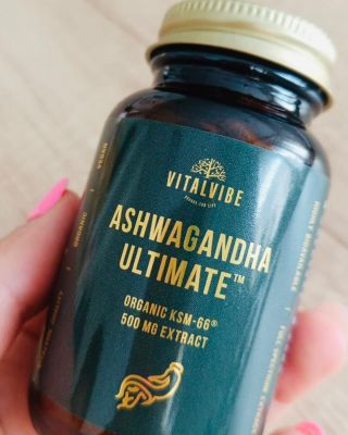 🧘‍♂️ Stres ven, rovnováha dovnitř. Ve spolupráci s Vitalvibe. #Ashwagandha #Adaptogeny #SílaPřírody #ZdraváMysl #BezStresu...